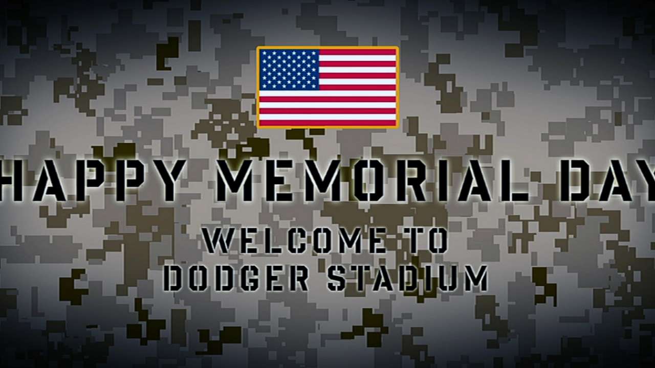 Aldrin helps Dodgers honor service members