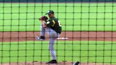 Cubs take big, hard-throwing prep righty Clifton