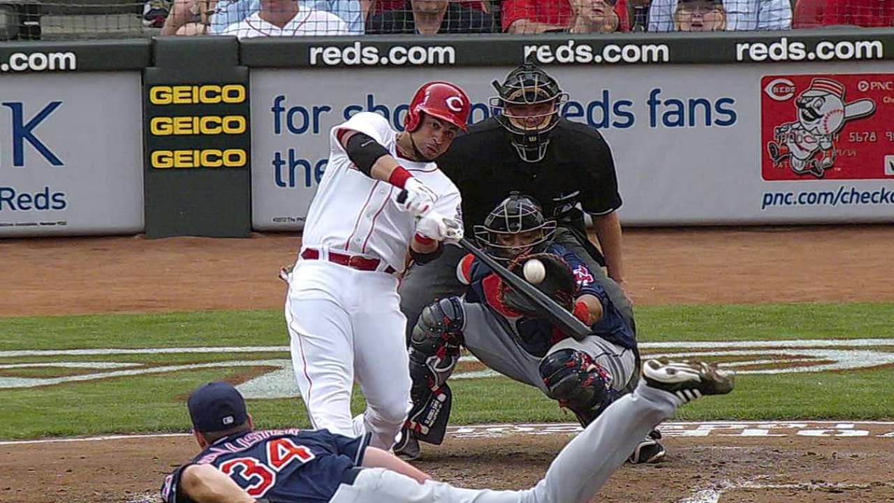 Latos, bates de Rojos fueron mucho para Indios