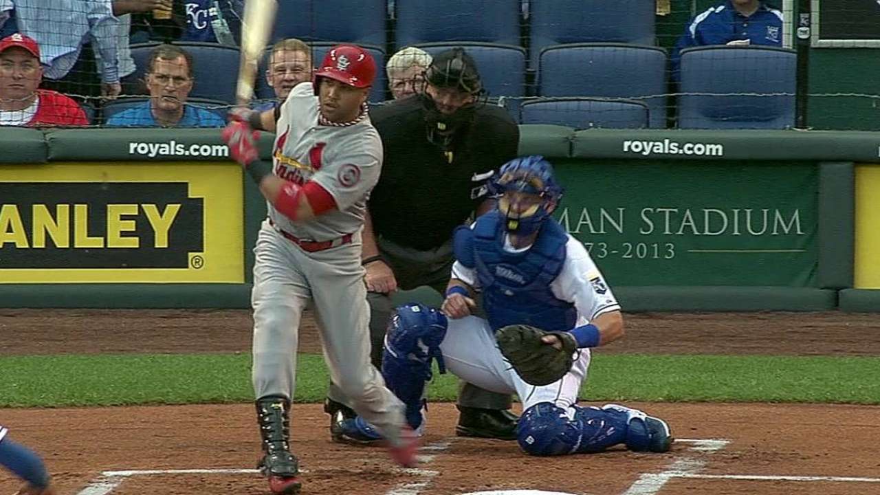 Lyons, jonrones impulsaron a Cardenales en K.C.
