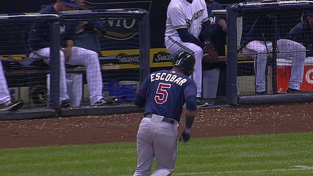 Eduardo Escobar hizo ganar a Mellizos en la 14ta