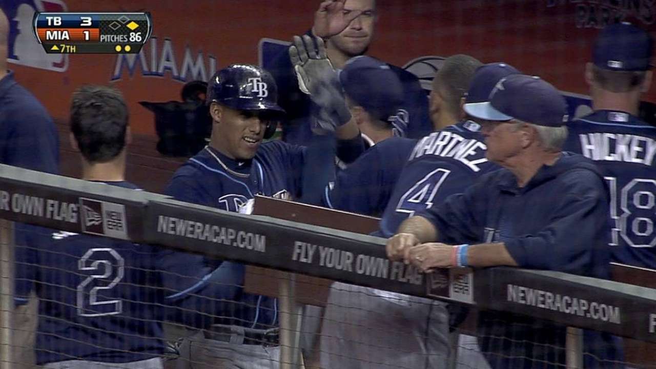 Hernández dominó y Rays hundieron más a Marlins