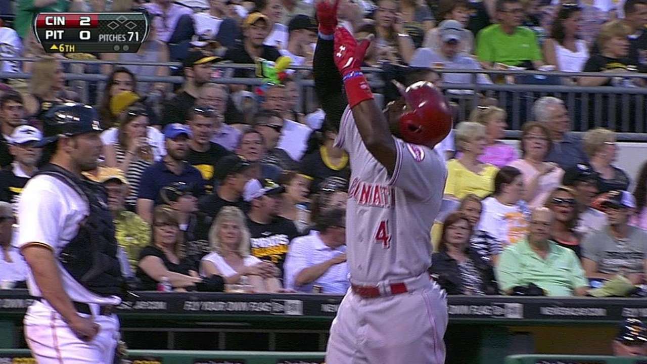 Cueto lanza joya y Rojos blanquean a Piratas