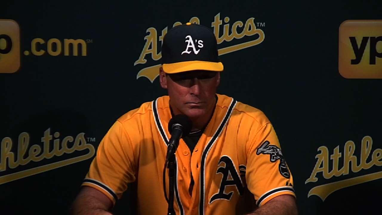 Former Brewers coach Melvin returns to Milwaukee