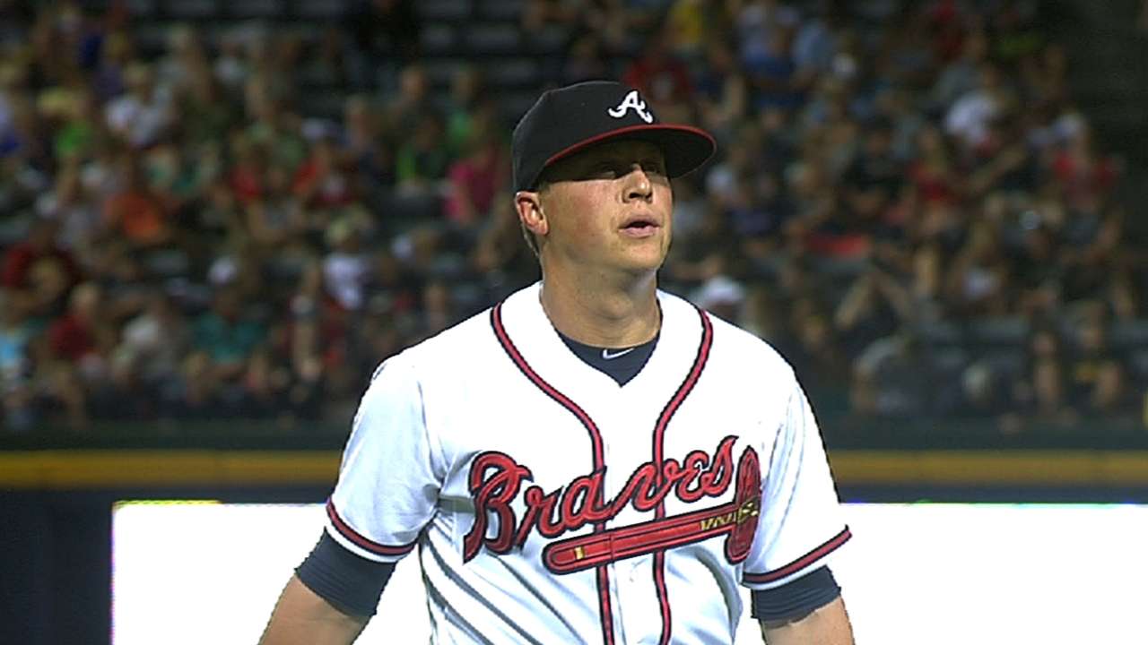 Braves' power show lifts Medlen past Pirates