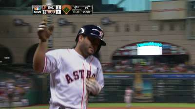 Altuve among leaders at second base in voting