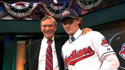 Selig has a blast fulfilling Draft night duties
