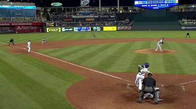 Royals rally with four-run eighth to claim series