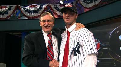 With third pick, Yanks sway lefty's allegiance