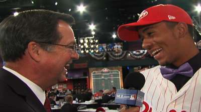 Phillies reunite Crawford with former teammate