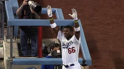 Puig punctuates Greinke's gem with first slam