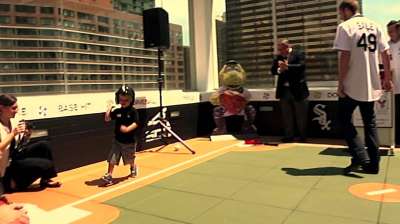White Sox lend helping hand to Ronald McDonald House