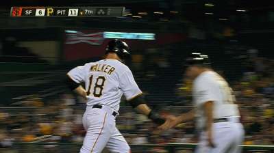 Video review gives Walker homer vs. Giants