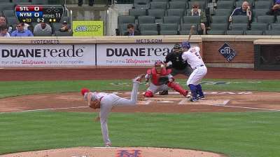 Wainwright named NL Pitcher of the Month