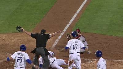 Federowicz getting more playing time with Dodgers