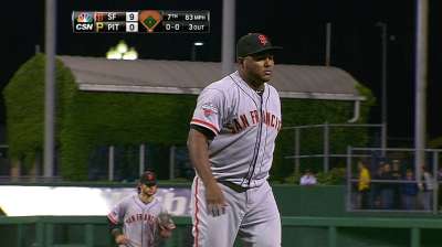 Giants bring back Machi to bolster bullpen