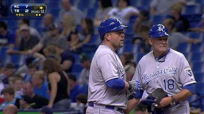 Reales atacan en la cuarta y vencen a los Rays