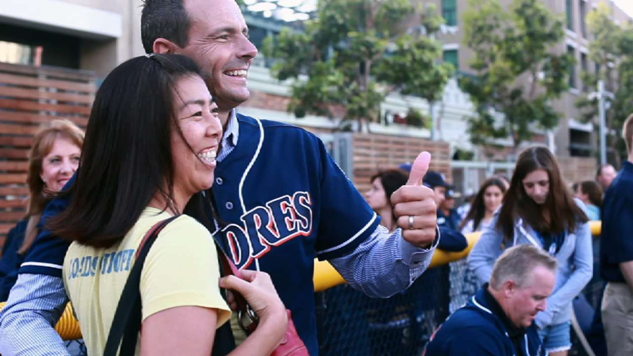Padres celebrate 1998 team