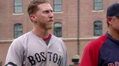 Carp exits game with right hamstring tightness
