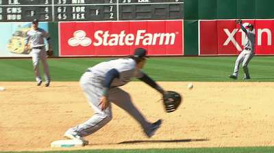 Sweep bid comes up short as Iwakuma struggles