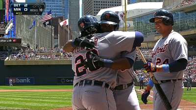 Hunter hits career homer No. 300