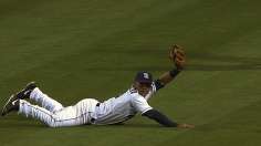 Ciriaco's big night, defensive gems lift Padres