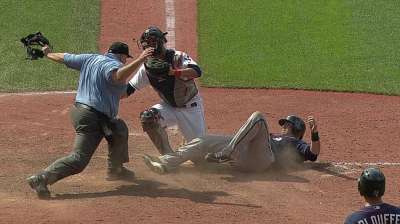 Hernández ayudó a Mellizos a evitar barrida vs. Indios