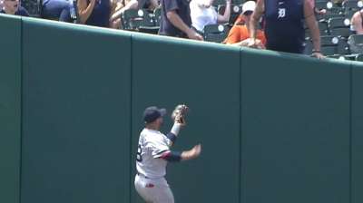Victorino returns to Red Sox lineup