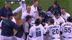 Morales' pinch-hit heroics top A's in walk-off