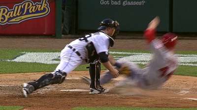 Hamilton notches three hits in return to lineup