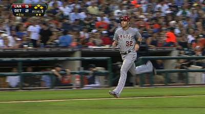Angelinos atacan a Tigres con sus bates y ganan