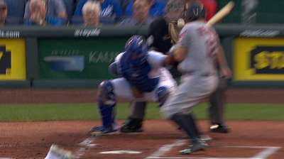 Reynolds returns to lineup as slump persists