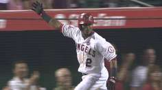 Hamilton's homer tees up Angels' stunner
