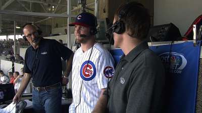 Blackhawks take batting practice at Wrigley Field