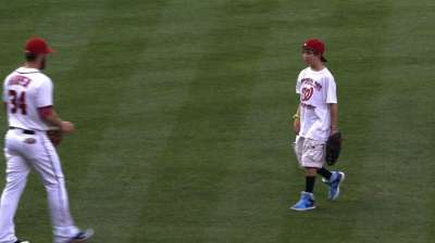 Hospice patient Rupp, 13, meets favorite Nat Harper