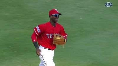 Cruz's migraine forces unusual outfield alignment