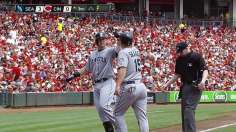 Saunders stifles Reds as Mariners take series