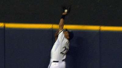 Gomez making case for Gold Glove