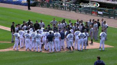 Benches clear in White Sox-Tigers game