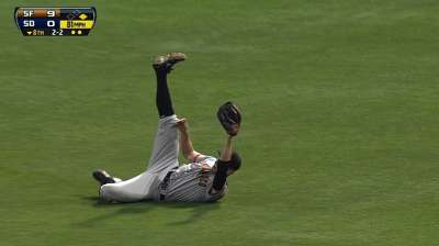 Pence wins Heart and Hustle Award for Giants