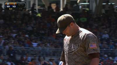 Padres pound four homers to take finale from Giants