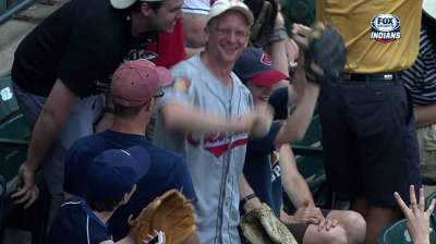 Fan unfazed by feat of snagging four foul balls
