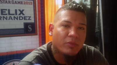 Félix Hernández firme y satisfecho en los Marineros