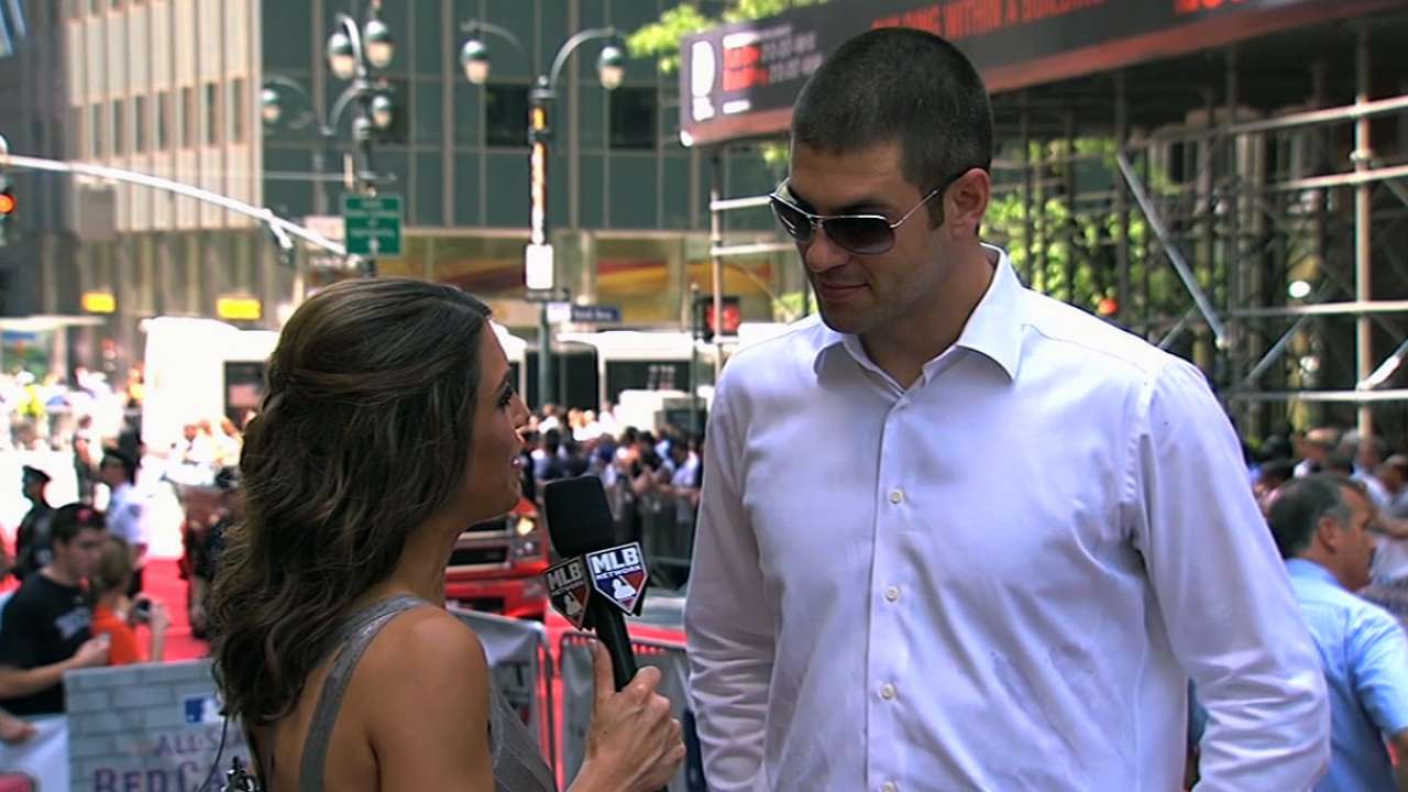 Stars hit Minny streets in Chevrolet Red Carpet Show