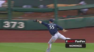 Saunders in right place, right time in big win