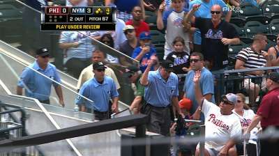 Two video reviews work in Mets' favor vs. Phils