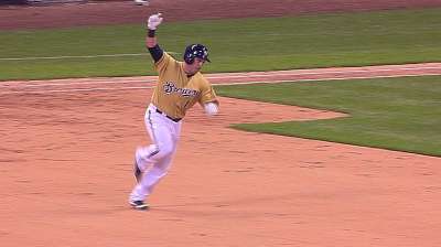 Gindl walks off in return to Brewers' lineup