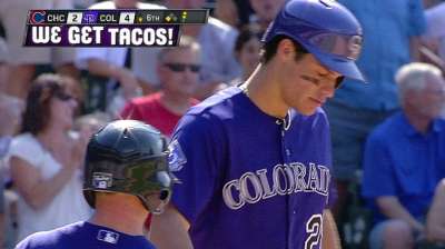 Rockies aprovechan error para hundir a Cachorros
