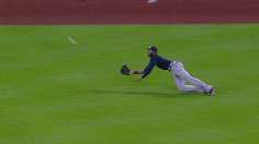 Heyward's catch caps thrilling Braves' victory