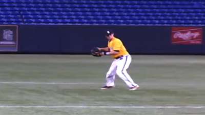 Prospect Arroyo opens eyes in Rookie ball